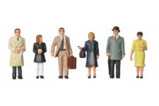 Bachmann Scenecraft 379-315 N Gauge Figure Set - 1960/70S Standing Station Passengers
