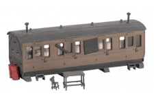 Ratio 501 Grounded Coach Body OO Gauge Plastic Kit