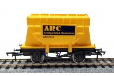 Dapol 4F-035-102 Presflo Cement Wagon Amalgamated Roadstone AR12641 Side