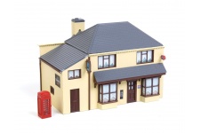 Gaugemaster GM408 Fordhampton Village Stores/Public House OO Gauge Plastic Kit