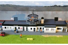 Gaugemaster GM444 Fordhampton Airfield Terminal OO Scale Plastic Kit