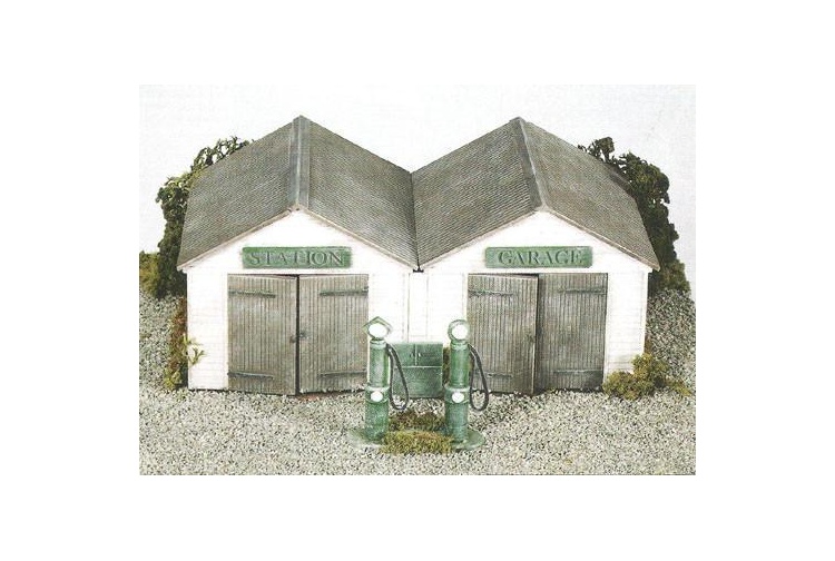 Wills Kits SS12 Station Garage OO Gauge Plastic Kit assembled