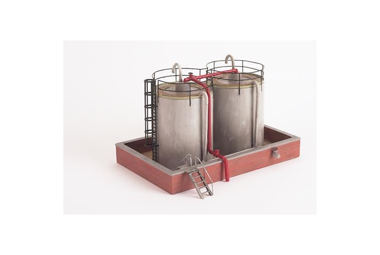Bachmann 44-016 Scenecraft Fuel Storage Tanks