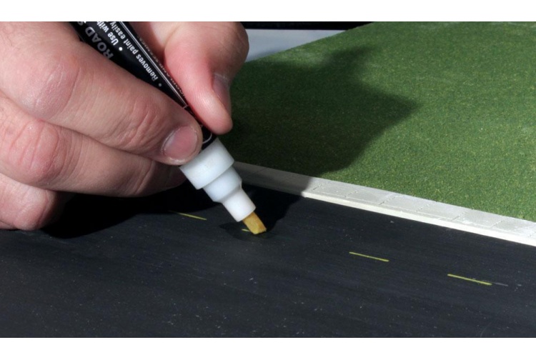 Woodland Scenics C1293 Road Stripe Remover detail