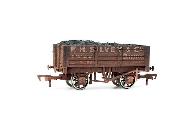 Dapol 4F-052-008 5 Plank Wagon 9" Wheelbase F H Silvey (Weathered)