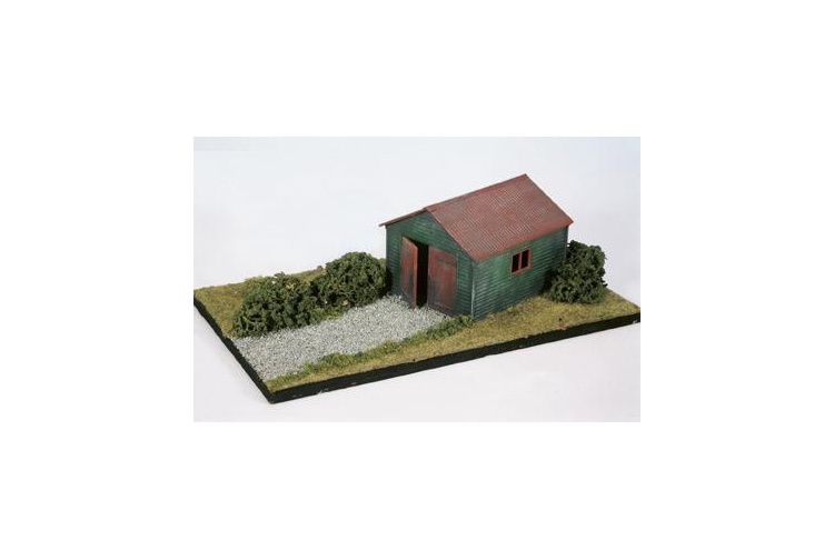 Wills Kits SS13 Timber Style Domestic Garage Kit assembled