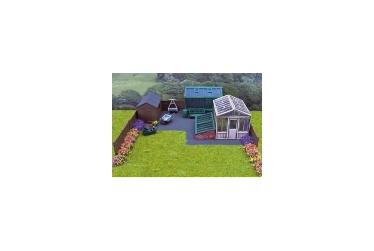 Wills Kits SS92  Garden Sheds and Accessories Set OO Scale Plastic Kit