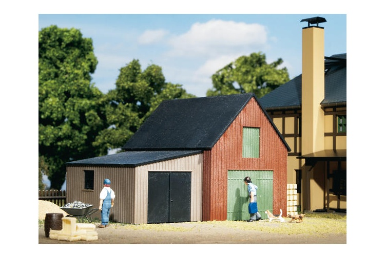 Auhagen 11408 Small Warehouse With Garage HO/OO Gauge Plastic Kit