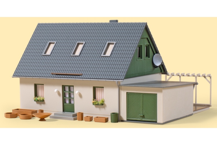 Auhagen 11454 Detached House With Garage Front