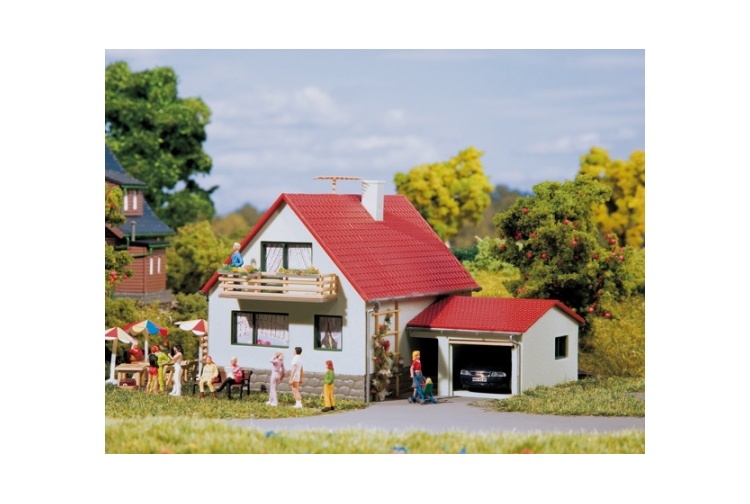 Auhagen 12222 1:100 House With Garage