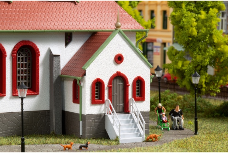 Auhagen 11370 Small Town Church Kit entrance detail