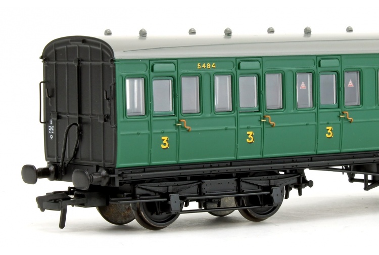 Bachmann 39-613 SE And CR 60ft Birdcage Composite Lavatory SR Malachite Green Closeup