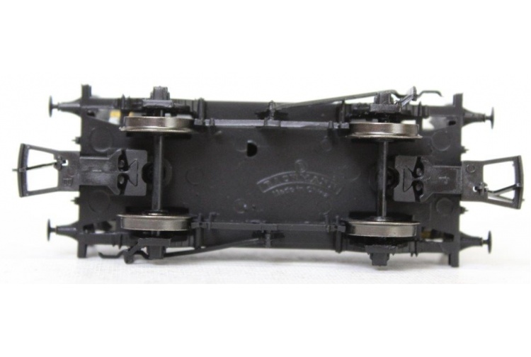 Bachmann Branchline 37-675A 14 ton Tank Wagon Bottom