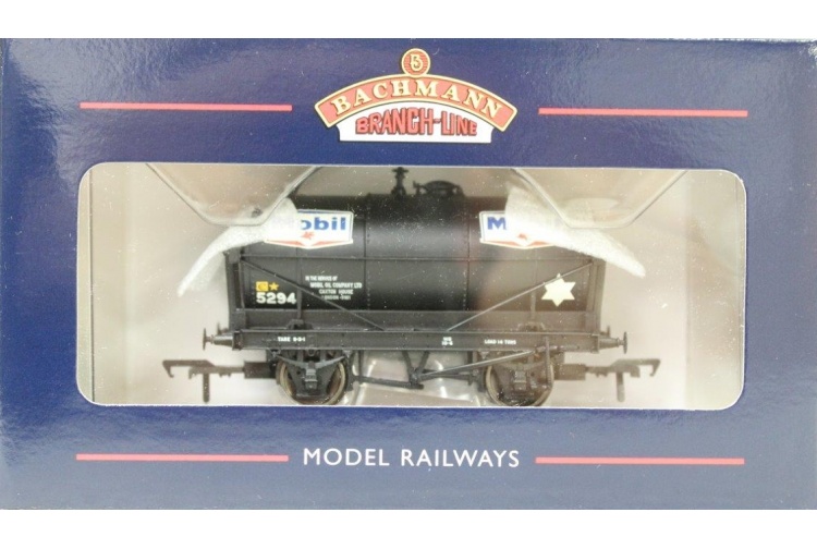 Bachmann Branchline 37-675A 14 ton Tank Wagon Package