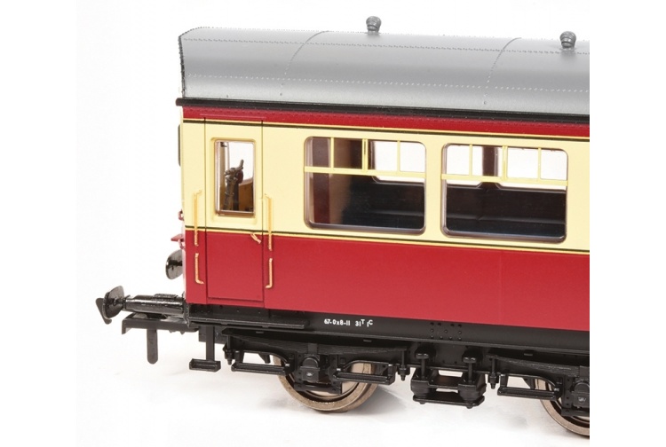 Bachmann Branchline 39-578 GWR Hawksworth Auto-Trailer BR Crimson & Cream Door Closeup