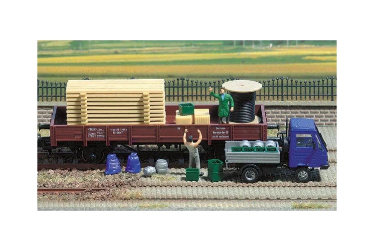 Busch 1132 Freight Goods HO / OO Gauge Plastic Kit