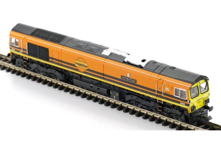 Dapol 2D-007-013 N Gauge Class 66 413 'Lest We Forget' Freightliner Orange/Black Front Left
