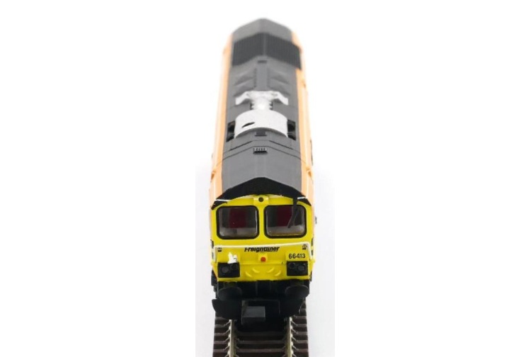 Dapol 2D-007-013 Class 66 413 'Lest We Forget' Freightliner Orange/Black Front