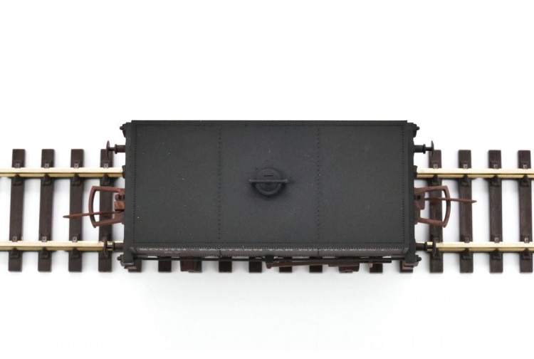 Dapol 4F-032-020 Rectangular Tank S E Tar Distillers R7 Weathered Top