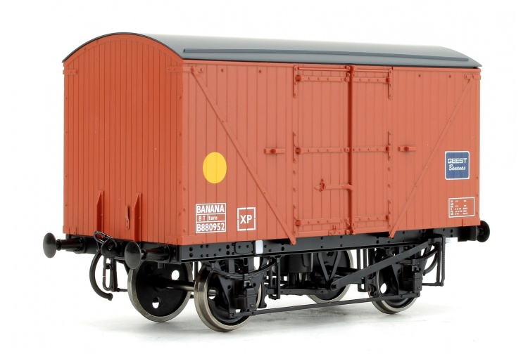 Dapol 7F-016-002 10 Foot Chassis Wagon B880952 Geest Banana Van Bauxite Front Left