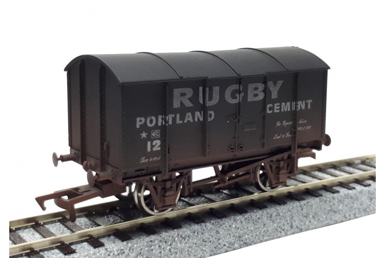 Dapol DA4F-013-121 Gunpowder Van Rugby Cement 12 Weathered Front Side