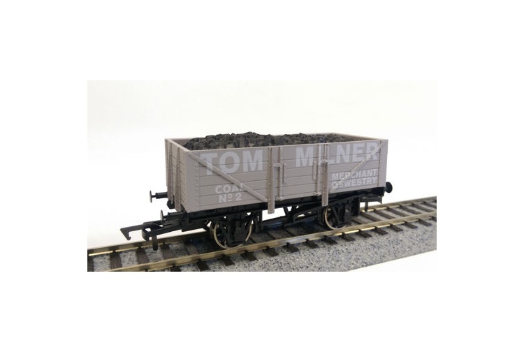 Dapol 4F-051-031 OO Scale 5 Plank Wagon Tom Milner