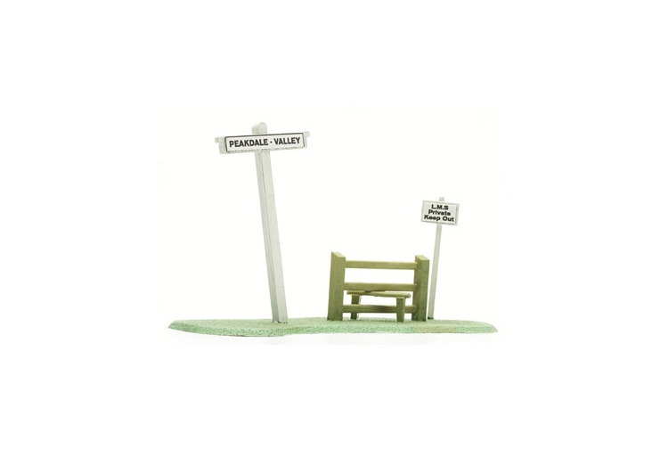 Dapol CO78 Signpost and Stile OO Gauge Plastic Kit