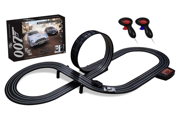 Scalextric G1161m Micro Scalextric James Bond Set