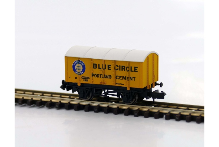 gaugemaster-da2f-013-077-blue-circle-gunpowder-van
