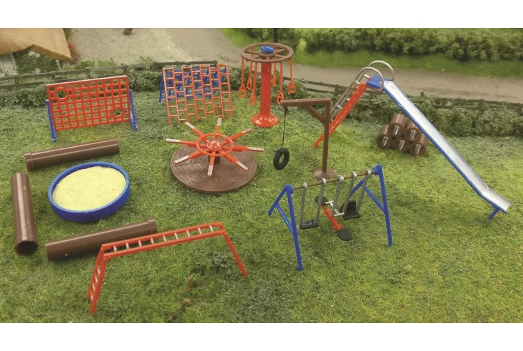 Gaugemaster GM426 Forhampton Playground OO Gauge Plastic Kit Example Layout