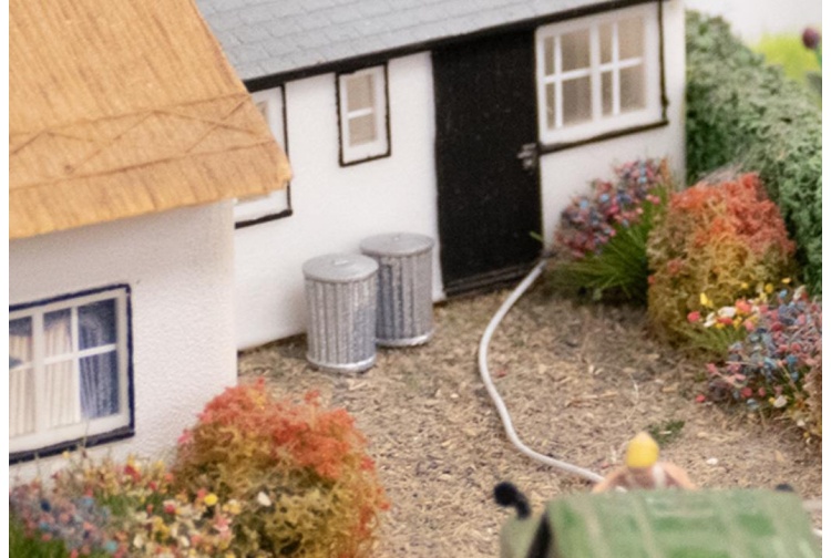 Gaugemaster GM494 Traditional Dustbins (10 Pre-Built Bins) Example Layout