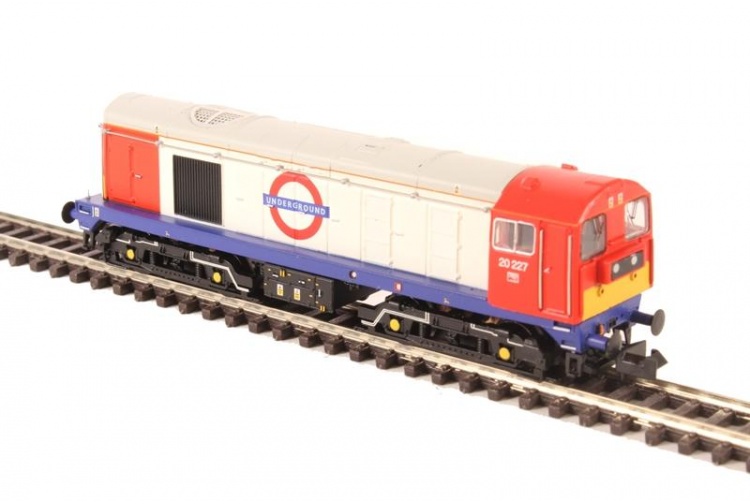 Graham Farish 371-036 Class 20 20227 London Underground Livery Picture 2