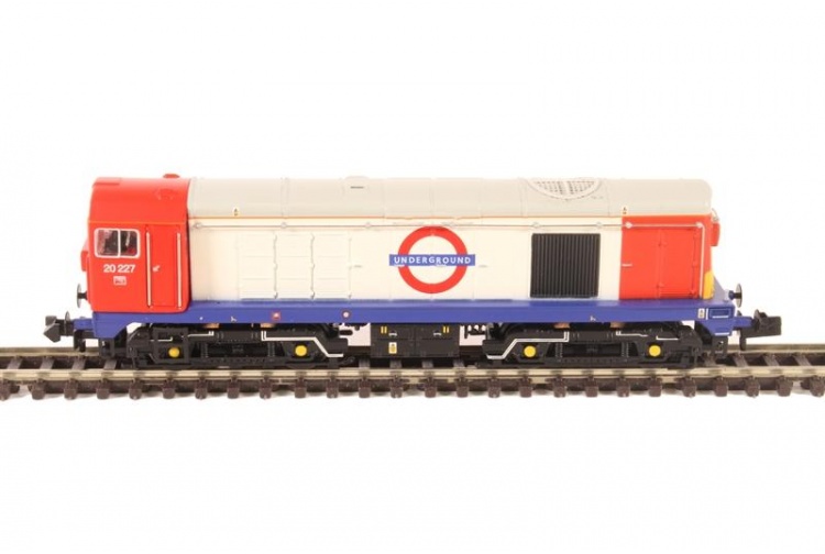 Graham Farish 371-036 Class 20 20227 London Underground Livery Picture 3