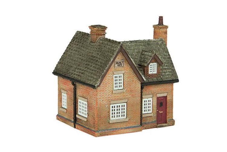 graham-farish-42-0030-scenecraft-farmhouse-front-leftside