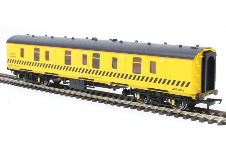 Hornby R4903 Mk1 QQX BTU Tool Van ADB975613 BR Engineers Yellow Picture 2
