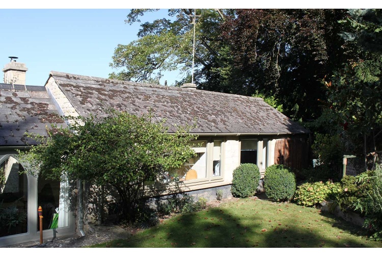 Hornby R7266 The Old Rectory