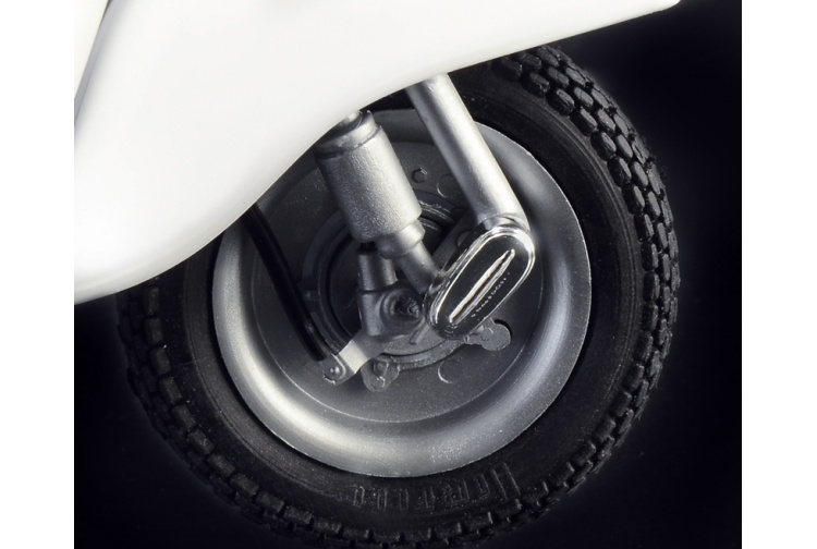 Italeri 4633 Vespa 125 Primavera Front Wheel And Forks
