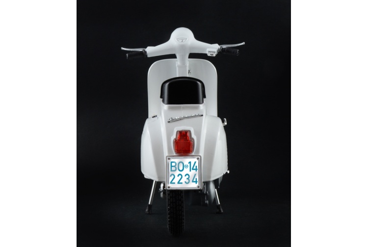 Italeri 4633 Vespa 125 Primavera Rear