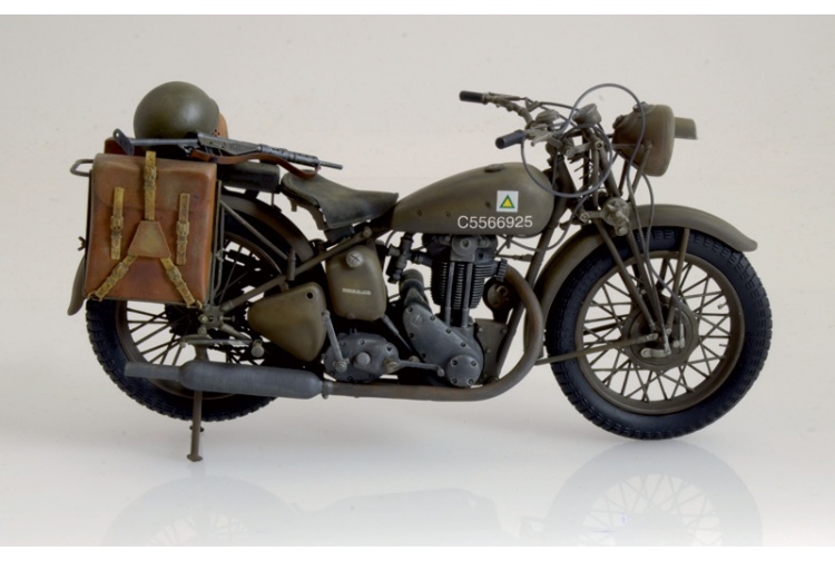 Italeri 7402 Triumph 3HW Right