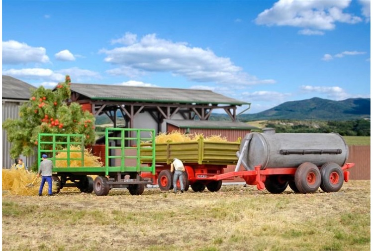Kibri 10908 3 Piece Agricultural Trailer Set