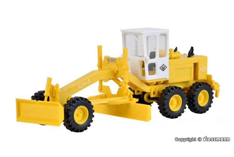 Kibri 11650 O&K Grader HO Scale Plastic Kit Left Side
