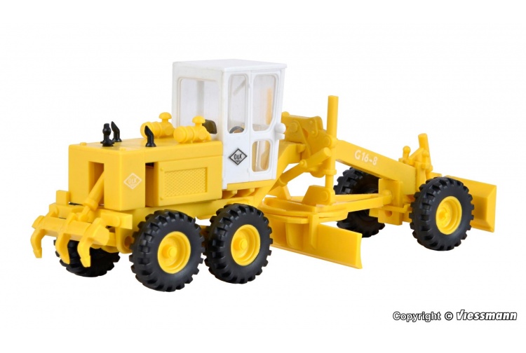 Kibri 11650 O&K Grader HO Scale Plastic Kit Right Side