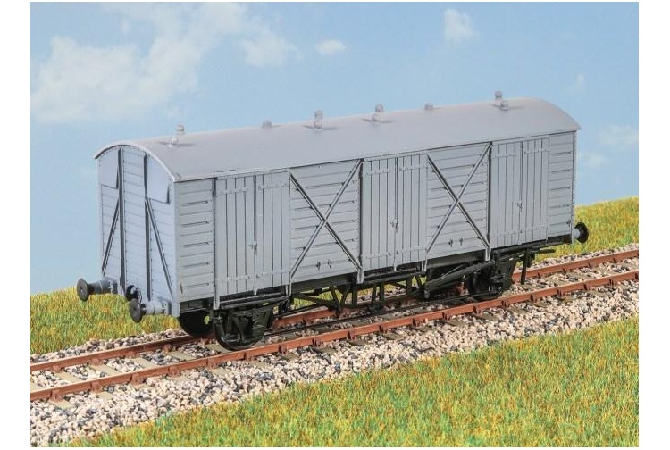 peco-parkside-pc74-oo-gauge-gwr-fruit-d-van-plastic-kit681