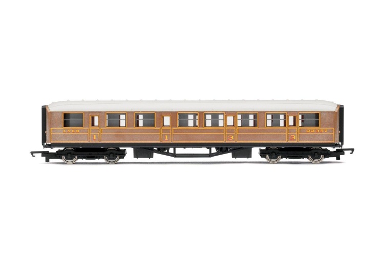 Hornby R4332 LNER Teak Composite Coach