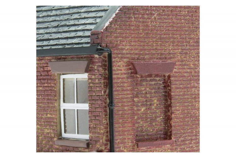hornby-skaledale-r9830-the-shoe-shop-window