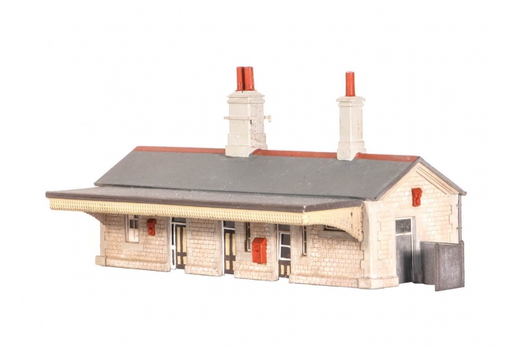 Ratio 204 Station Building N Gauge Plastic Kit