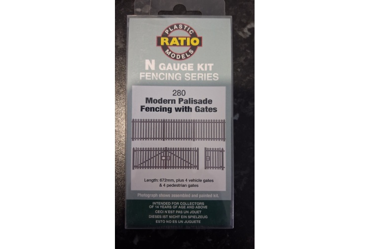 ratio-280-modern-pallisade-fencing-with-gates