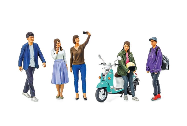 Tamiya 24356 Campus Friends Set II 1:24 Scale Figure Set with Yamaha Vino Scooter