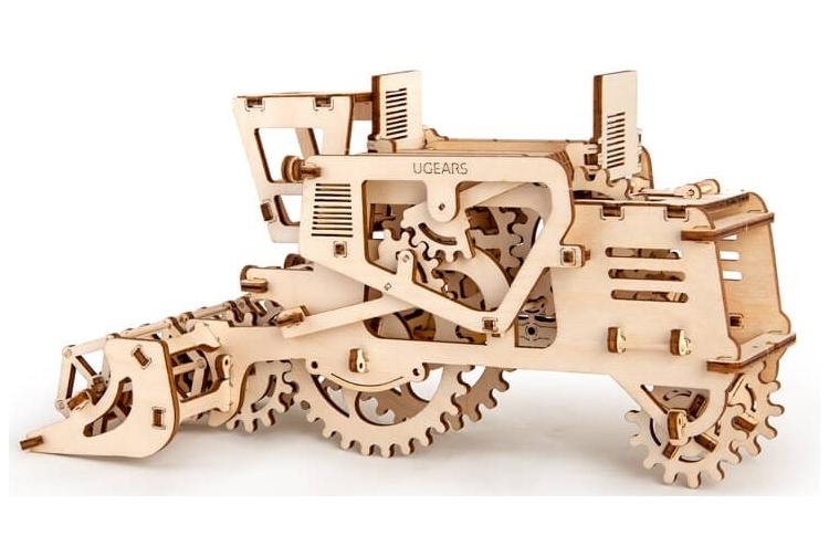 UGears Combine Harvester 06