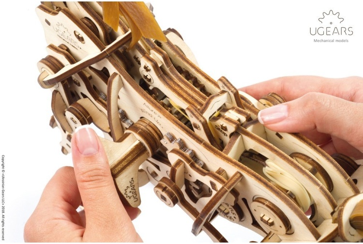 Ugears UG70054 Model Horse-Mechanoid Closeup